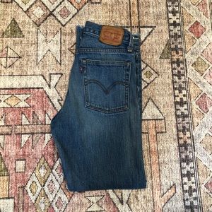 SOLD ON DEPOP - Levi’s Wedgie Icon Jeans